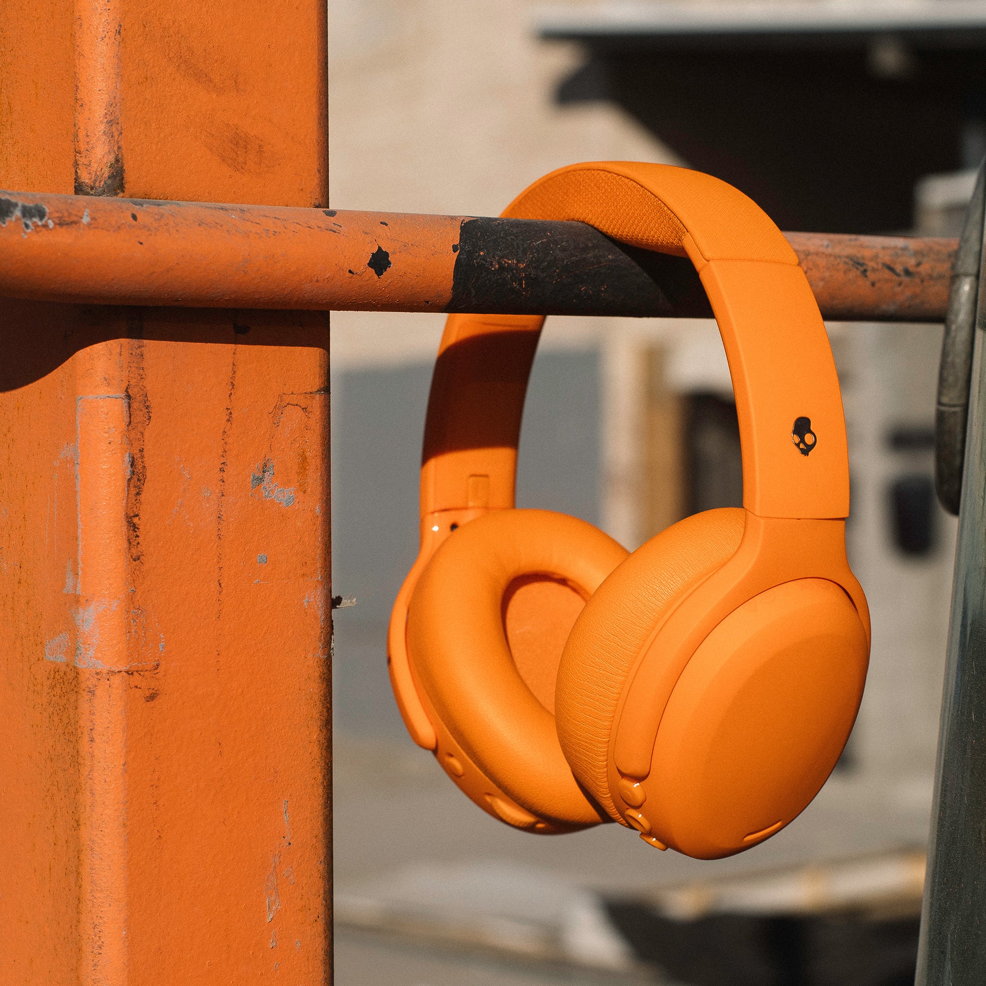 Beats Solo 4 Vs Skullcandy Crusher ANC 2: Which Has Better Bass?